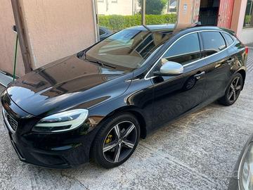 VOLVO V40 D2 R-design