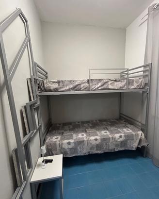 Letto a castello  in ferro con scala a scomparsa