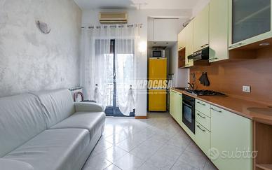 MONOLOCALE CON BALCONE E SOLAIO DI PERTINENZA