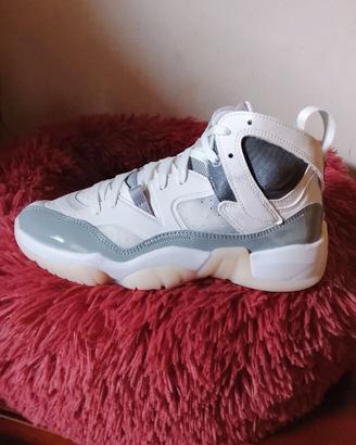 Jordan jumpman two trey nuove