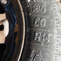 4 cerchi in ferro con gomme invernali