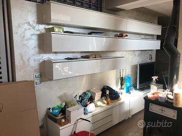 Pensili e basi TV laccati bianco lucido