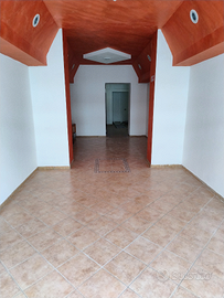 Locale commerciale via E. Filiberto