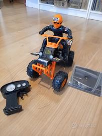 Quad radiocomandato con telecomando