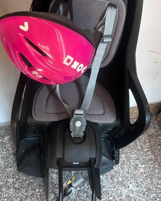 Seggiolino per bicicletta e casco