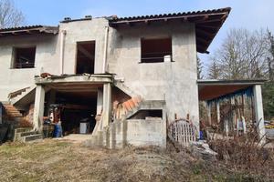 VILLA SINGOLA A CASTIGLIONE TORINESE