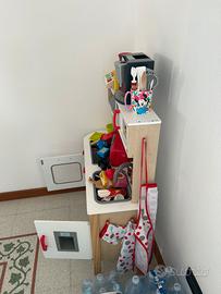 Cucina con avcessori