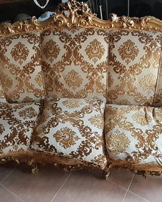 divani specchiera e tavolino con marmo del pak