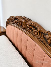 Letto matrimoniale classico vintage con testiera