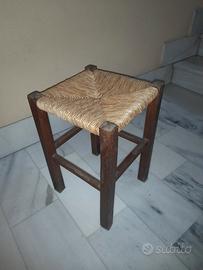 Sgabello in legno e corda