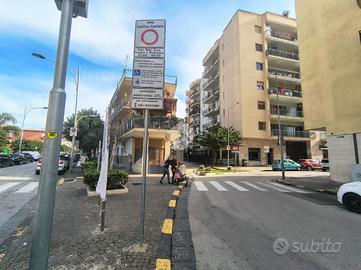 NEGOZIO A POMIGLIANO D'ARCO