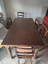 Tavolo allungabile con sedie