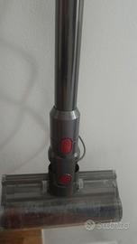 Dyson v8 Absolute più Rowenta xplorer robot 