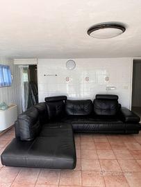 Divano angolare con chaise longue nero