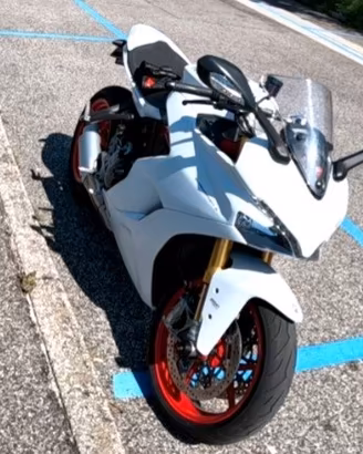 ducati supersport  939s