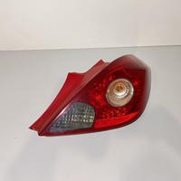 STOP POSTERIORE DESTRO INTEGRATO NEL PORTELLO OPEL