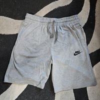 pantaloni corti nike 