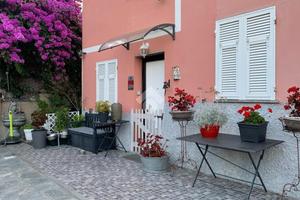 5 LOCALI A CHIAVARI