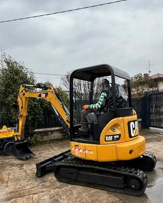 E165 Mini escavatore 30 q Caterpillar 303E