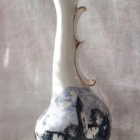 Vaso antico  in porcellana bianca
