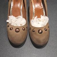 SCARPE DÉCOLLETÉ CAMOSCIO E BORCHIE 