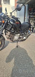 ducati Monster 600 dark edition 