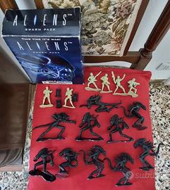 Treehouse Kids Aliens Swarm Pack Army Men Figurine