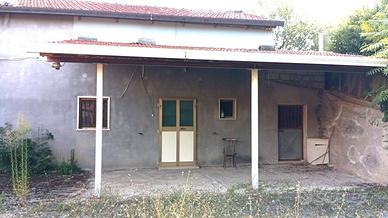 FABBRICATO INDIPENDENTE CON TERRENO