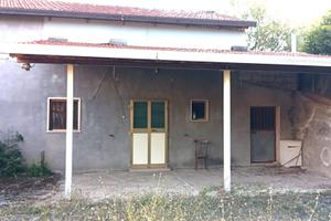 FABBRICATO INDIPENDENTE CON TERRENO