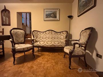 Divano e due poltrone d'epoca antiquariato vintage