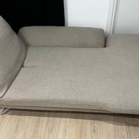 Divano chaise longue color beige di Poltonesofá
