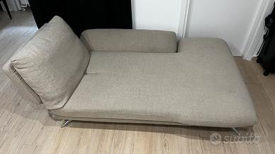 Divano chaise longue color beige di Poltonesofá