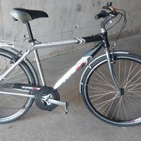 bicicletta da uomo con ruote da 28 in alluminio. 