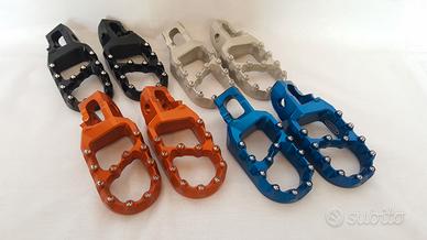 Pedane maggiorate in ergal per KTM, HUSQVARNA, TM