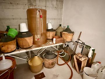 Damigiane e Vasconi per fare il vino