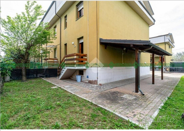 Villa a schiera Castelfranco Emilia