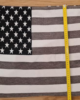 Copricuscino in stile americano con righe e stelle
