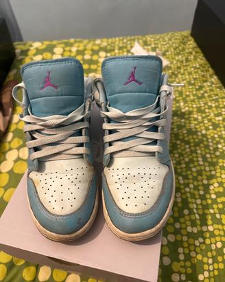 Jordan 1 low SE