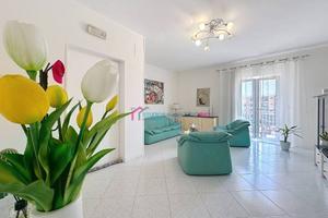 Appartamento di 125 m² con 4 locali e box auto a S