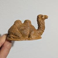 statuina presepe: cammello seduto