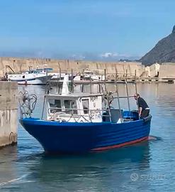 Barca da pesca con licenza