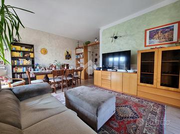 3 LOCALI A CARUGATE