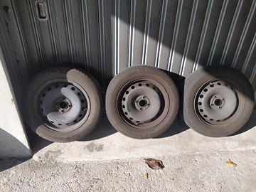 4 Cerchi e gomme invernali 185 65 R15 Opel e Fiat
