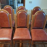 Sedie e tavolo da soggiorno