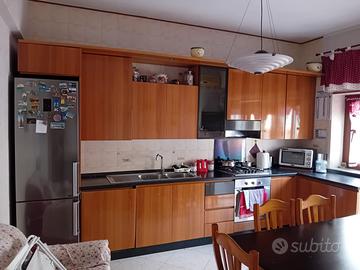 Cucina angolare completa color legno 700 trattabil