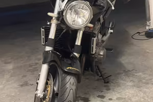 Hornet 900