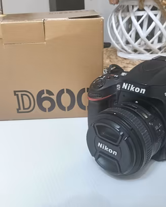 Nikon D600 full frame con obiettivo  50mm 1.8 