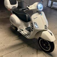 Vespa 125cc GTS Super (1200km - Agosto 2022)