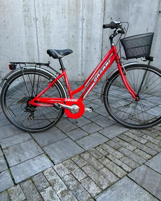 Bicicletta donna 28 in alluminio pari al nuovo