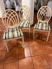 Sedie classiche in legno con seduta imbottita